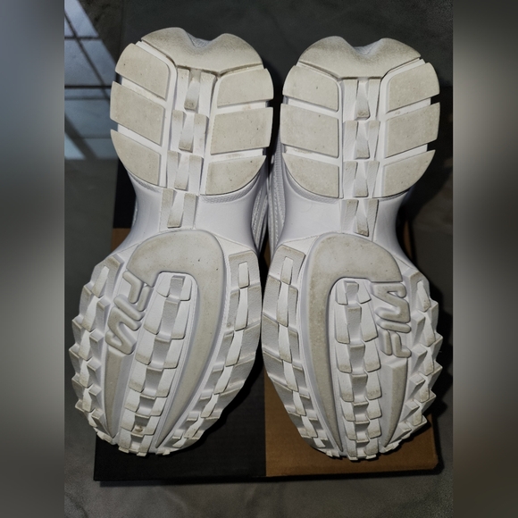 Fila Women's White Sneakers - Picture 16 of 16